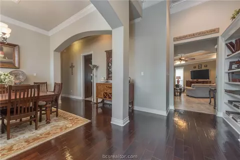 4504 Willowick Dr, Bryan, TX 77802 photo 6