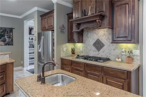 4504 Willowick Dr, Bryan, TX 77802 photo 11