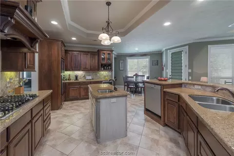 4504 Willowick Dr, Bryan, TX 77802 photo 13