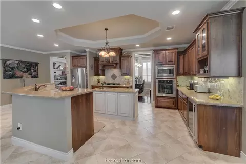 4504 Willowick Dr, Bryan, TX 77802 photo 10