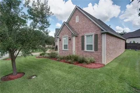 4504 Willowick Dr, Bryan, TX 77802 photo 2
