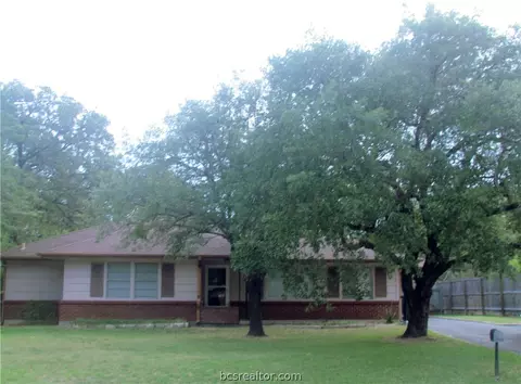 4104 Nagle St, Bryan, TX 77802 photo 2