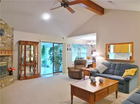 2105 Pantera Dr, Bryan, TX 77807 photo 8