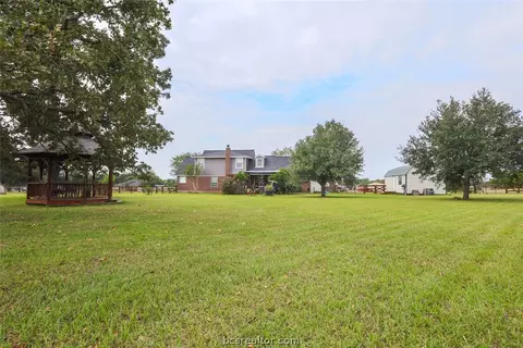 7570 Planters Loop, Bryan, TX 77808 photo 2