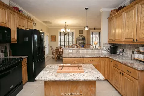 7570 Planters Loop, Bryan, TX 77808 photo 10