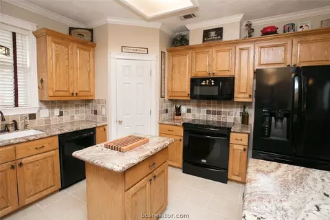 7570 Planters Loop, Bryan, TX 77808 photo 12