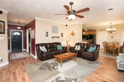 7570 Planters Loop, Bryan, TX 77808 photo 5