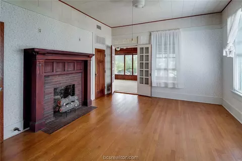 610 E 29th St, Bryan, TX 77803 photo 29
