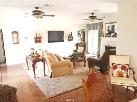 309 Gregg St E, Calvert, TX 77837 photo 3