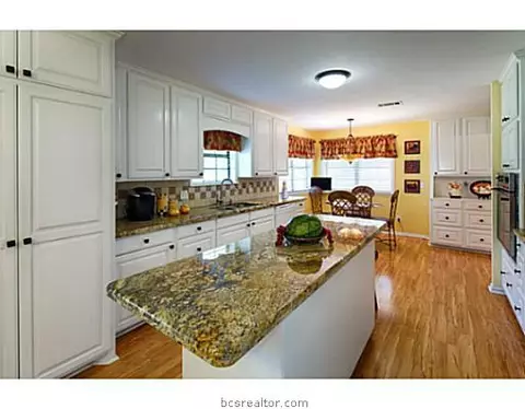 309 Gregg St E, Calvert, TX 77837 photo 8
