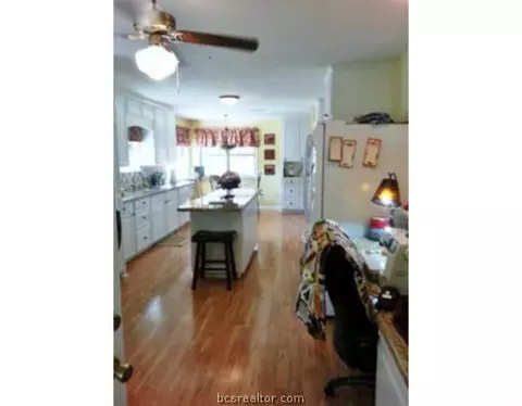 309 Gregg St E, Calvert, TX 77837 photo 6