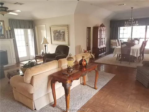 309 Gregg St E, Calvert, TX 77837 photo 4