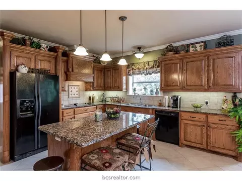 9321 Green Branch Loop, Bryan, TX 77808 photo 3