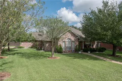 2301 E Mercers Lndg, Bryan, TX 77808 photo 2