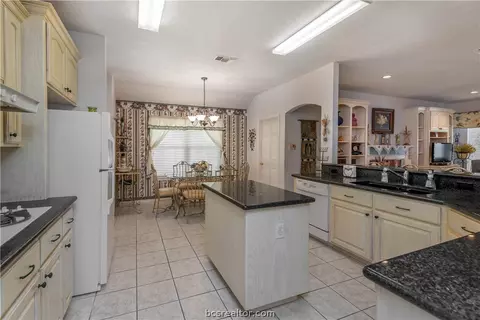2301 E Mercers Lndg, Bryan, TX 77808 photo 11