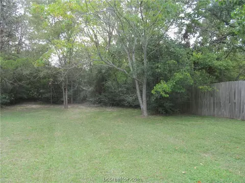 2106 Red River Dr, Bryan, TX 77803 photo 13
