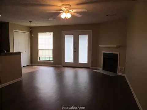 2106 Red River Dr, Bryan, TX 77803 photo 3