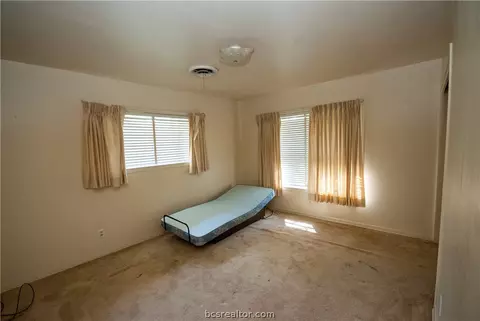 904 Mitchell St, Bryan, TX 77802 photo 7