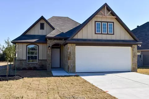 2005 Jester Trl, Bryan, TX 77807 photo 1
