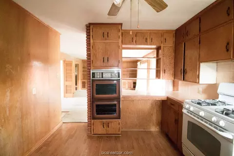 309 Fairway Dr, Bryan, TX 77801 photo 5