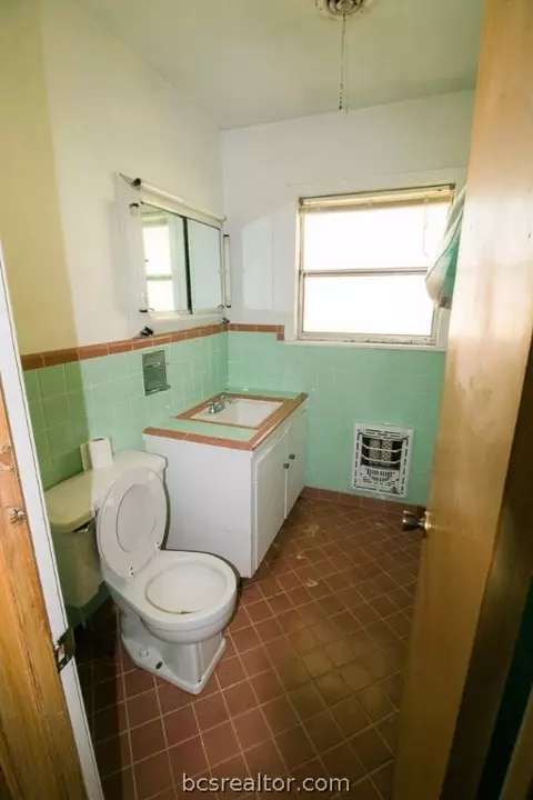 309 Fairway Dr, Bryan, TX 77801 photo 10