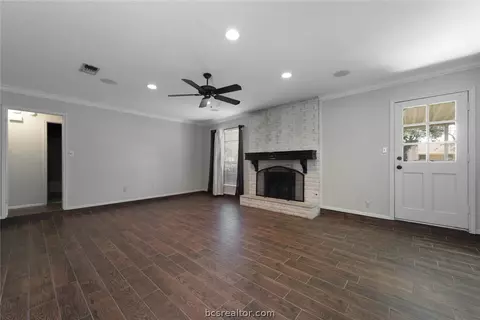 3609 Holly Dr, Bryan, TX 77802 photo 4