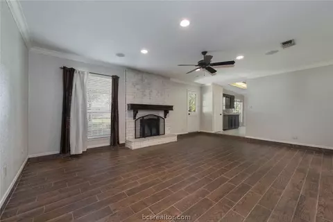 3609 Holly Dr, Bryan, TX 77802 photo 3