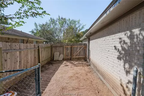3609 Holly Dr, Bryan, TX 77802 photo 20