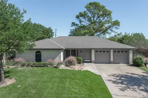 3609 Holly Dr, Bryan, TX 77802 photo 1
