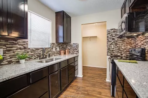 604 Boulevard St, Bryan, TX 77803 photo 5
