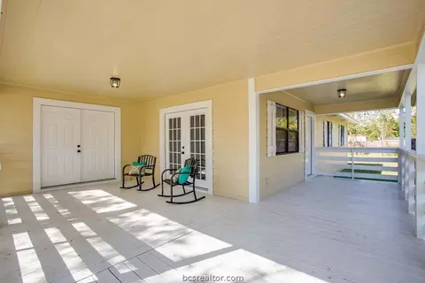 604 Boulevard St, Bryan, TX 77803 photo 2