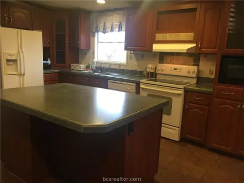 11500 Carter Ln, Bryan, TX 77808 photo 4
