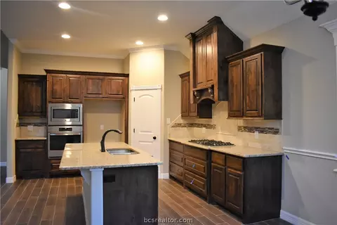 3012 Embers Loop, Bryan, TX 77808 photo 5