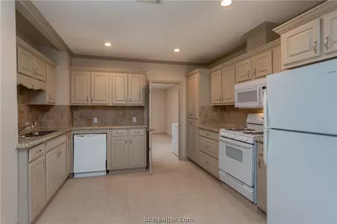 4336 Culpepper Dr, Bryan, TX 77801 photo 10