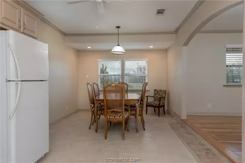 4336 Culpepper Dr, Bryan, TX 77801 photo 9
