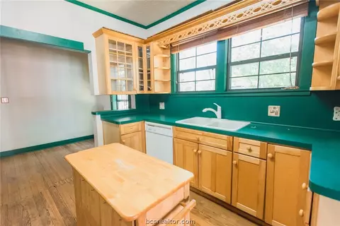 604 E 24th St, Bryan, TX 77803 photo 12