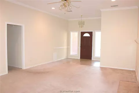 3911 Brighton Dr, Bryan, TX 77802 photo 3