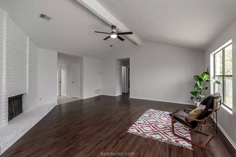 2715 Silver Maple Dr, Bryan, TX 77803 photo 4
