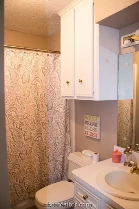 2525 Arbor Dr, Bryan, TX 77802 photo 5