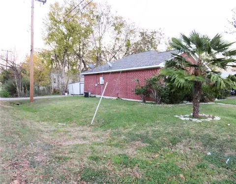 616 W 16th St, Bryan, TX 77803 photo 4