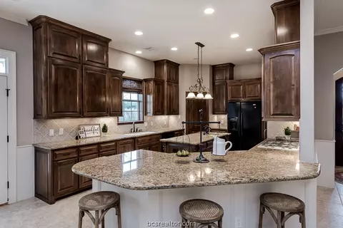 3900 Park Meadow Ln, Bryan, TX 77802 photo 7
