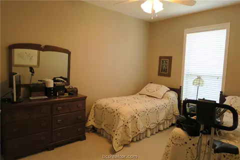 3325 Broadmoor Dr, Bryan, TX 77802 photo 7