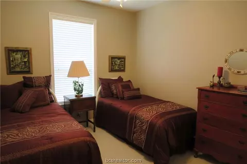 3325 Broadmoor Dr, Bryan, TX 77802 photo 9