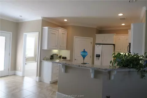 3325 Broadmoor Dr, Bryan, TX 77802 photo 4