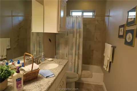 3325 Broadmoor Dr, Bryan, TX 77802 photo 8
