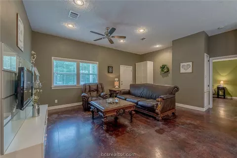 5084 Britten Rd, Bryan, TX 77807 photo 11