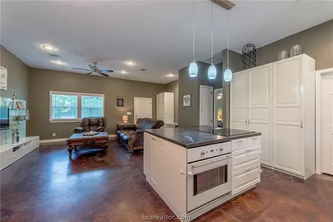 5084 Britten Rd, Bryan, TX 77807 photo 8