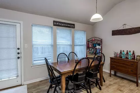 2900 Bexar Grass Dr, Bryan, TX 77802 photo 6