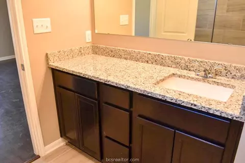 2119 Stubbs Dr, Bryan, TX 77807 photo 6