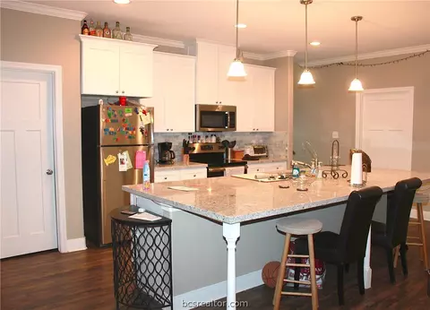 407 Day Ave, Bryan, TX 77801 photo 4
